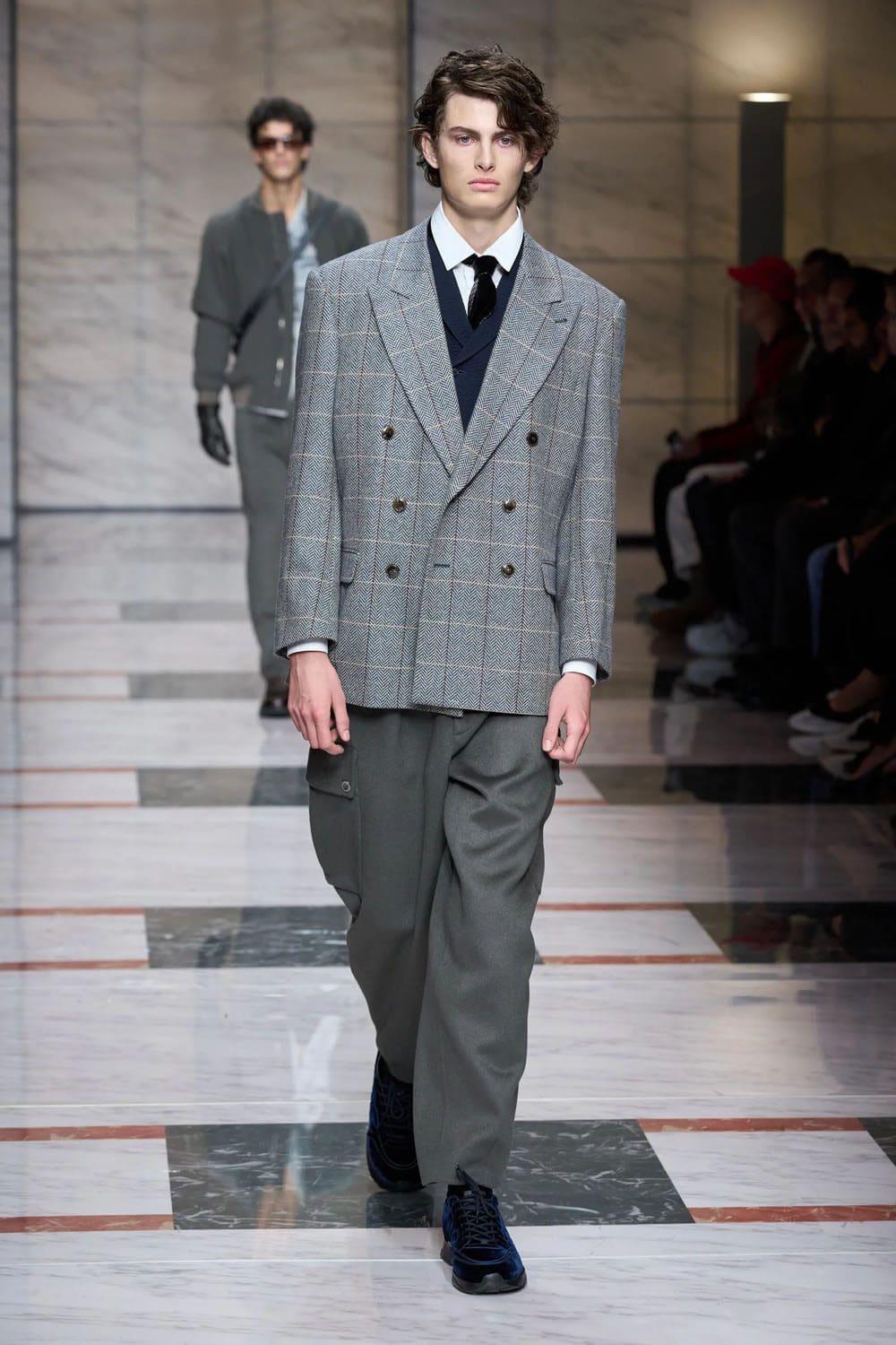 Giorgio Armani Automne Hiver 2023 2024 Mode Homme Runway Magazine 30