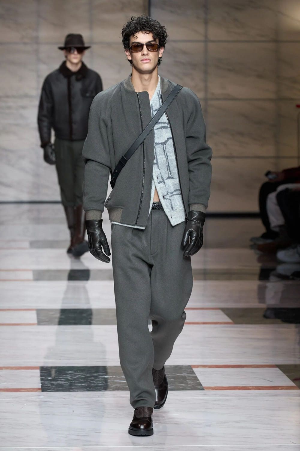 Giorgio Armani Automne Hiver 2023 2024 Mode Homme Runway Magazine 31