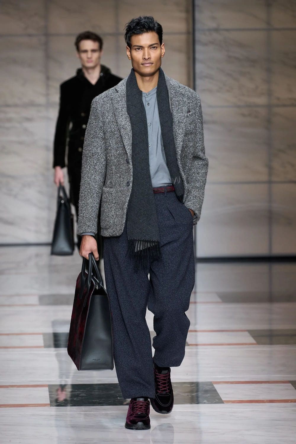 Giorgio Armani Automne Hiver 2023 2024 Mode Homme Runway Magazine 36