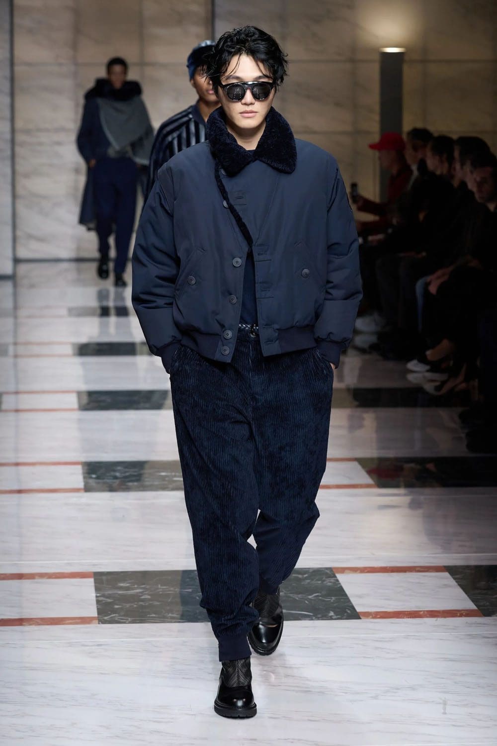 Giorgio Armani Automne Hiver 2023 2024 Mode Homme Runway Magazine 40