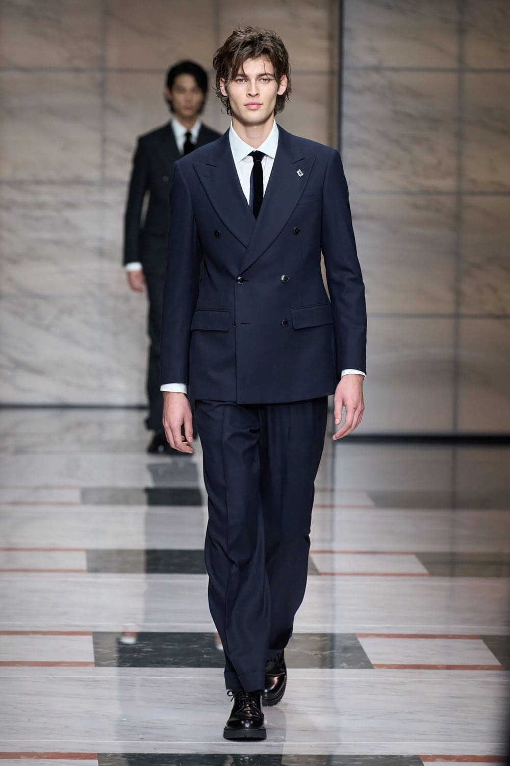 Giorgio Armani Automne Hiver 2023 2024 Mode Homme Runway Magazine 52