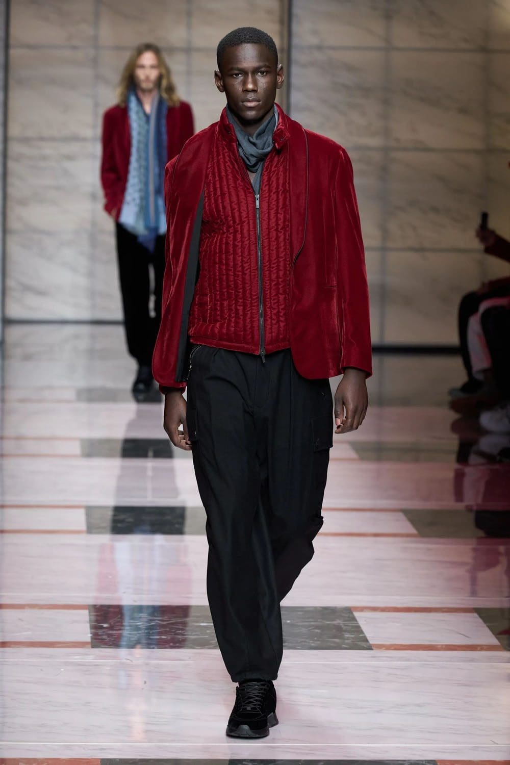 Giorgio Armani Automne Hiver 2023 2024 Mode Homme Runway Magazine 75