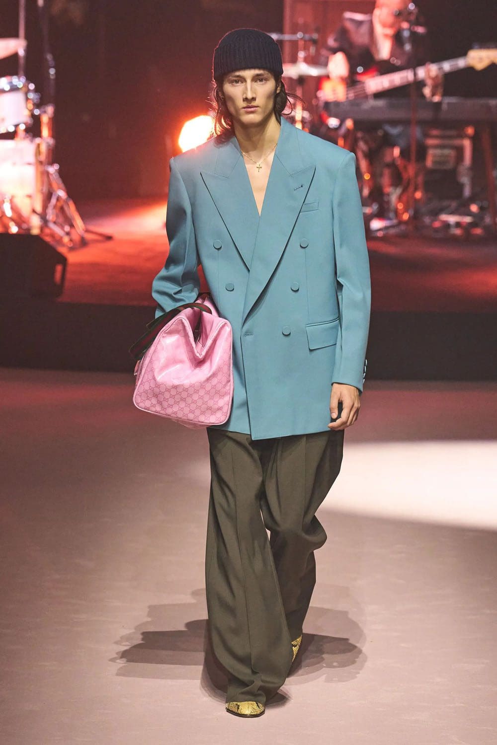 Gucci Осень Зима 2023 2024 Runway Журнал 12