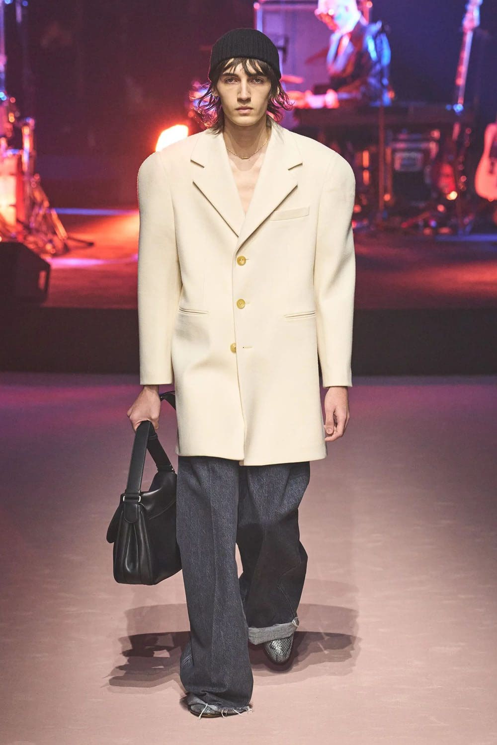 Gucci Осень Зима 2023 2024 Runway Журнал 25