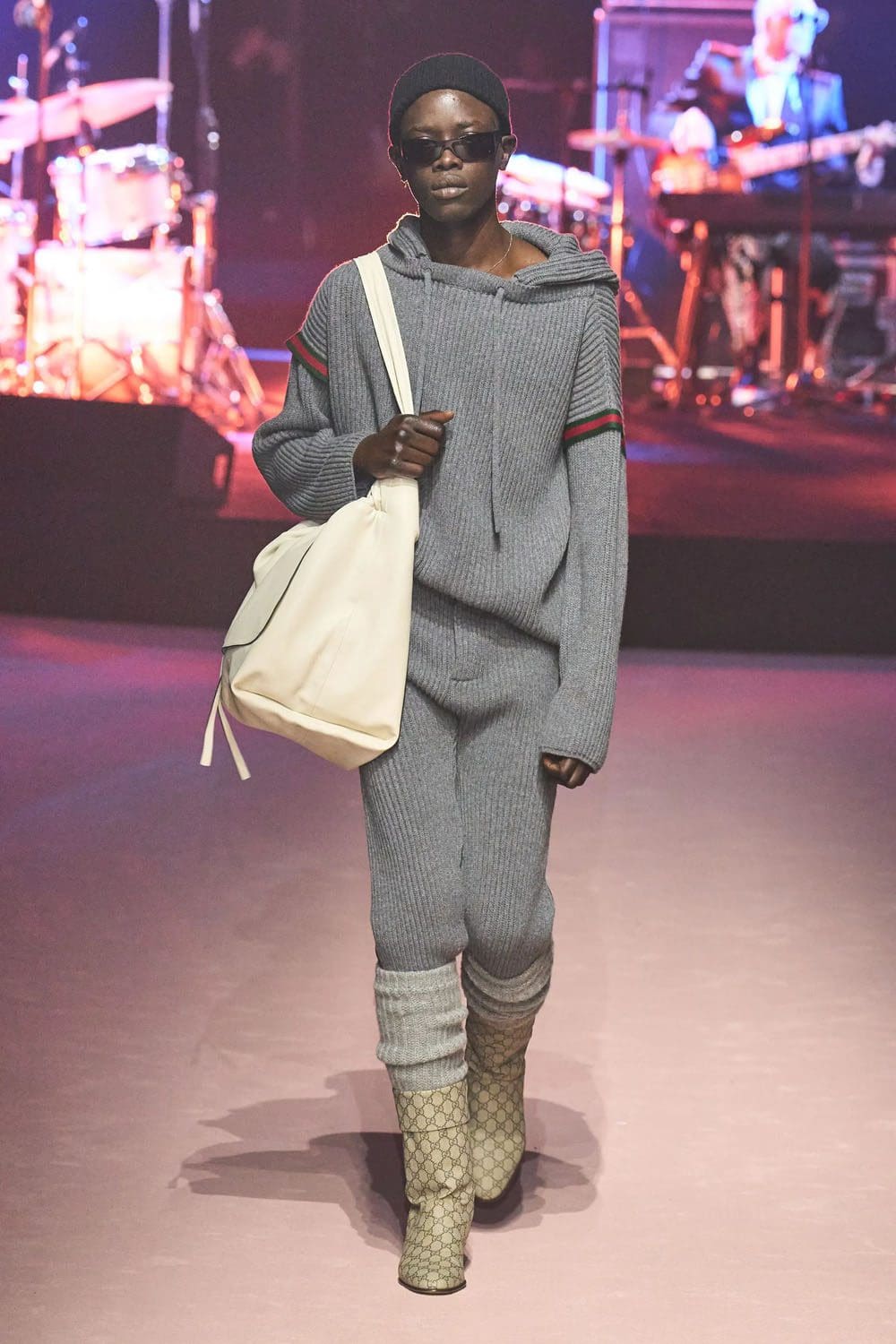 Gucci Осень Зима 2023 2024 Runway Журнал 33