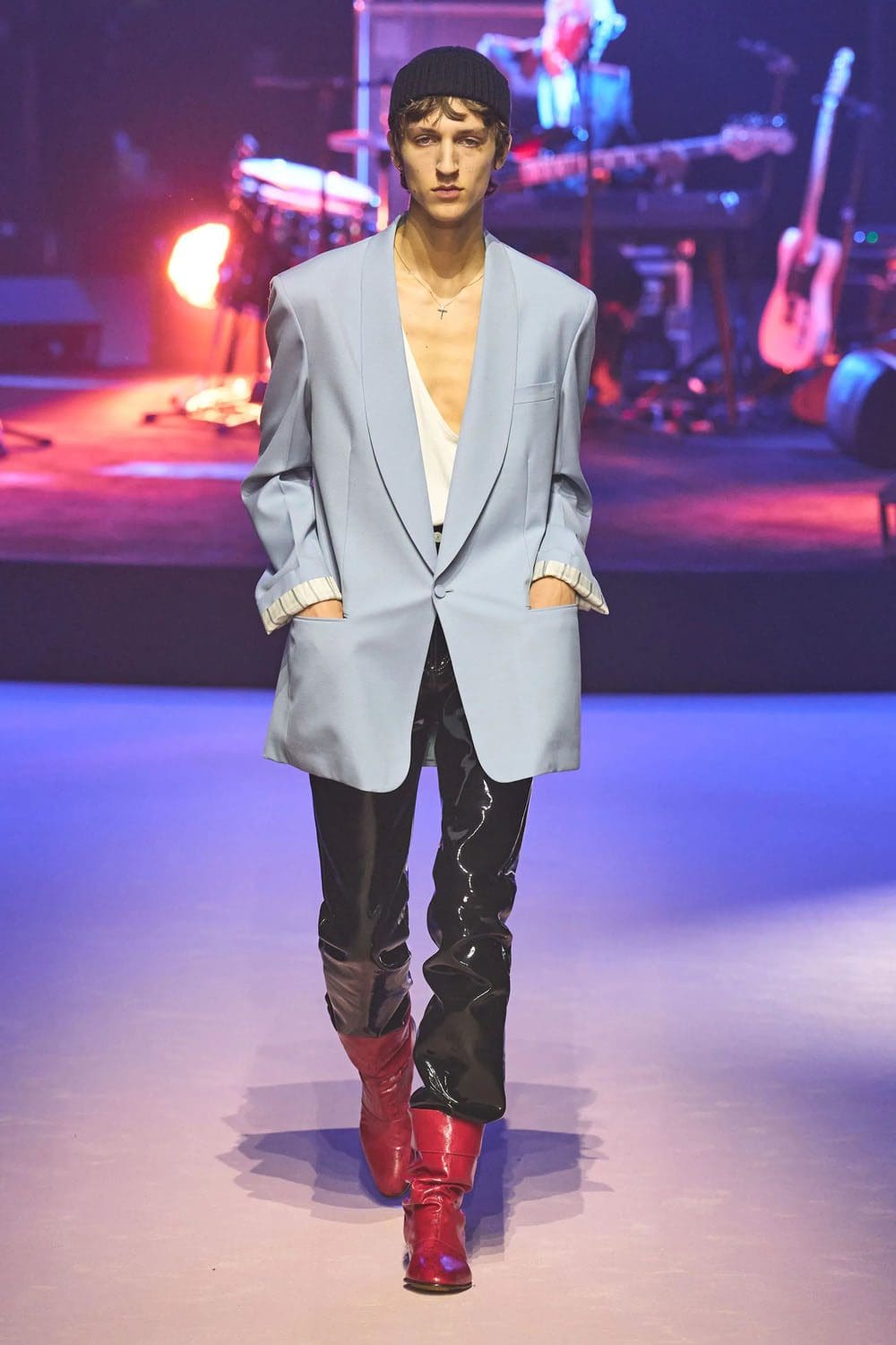 Gucci Осень Зима 2023 2024 Runway Журнал 43