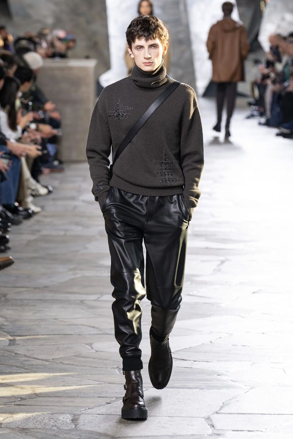 Hermès Automne Hiver 2023 2024 Vêtements pour hommes Runway Magazine 15