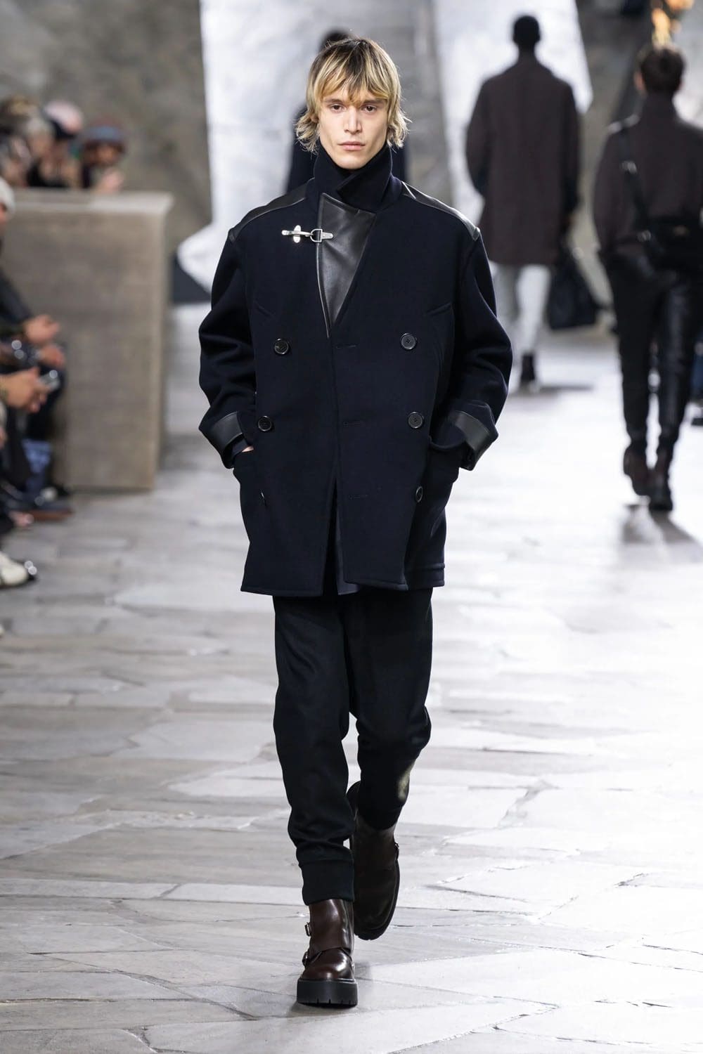 Hermès Automne Hiver 2023 2024 Vêtements pour hommes Runway Magazine 18