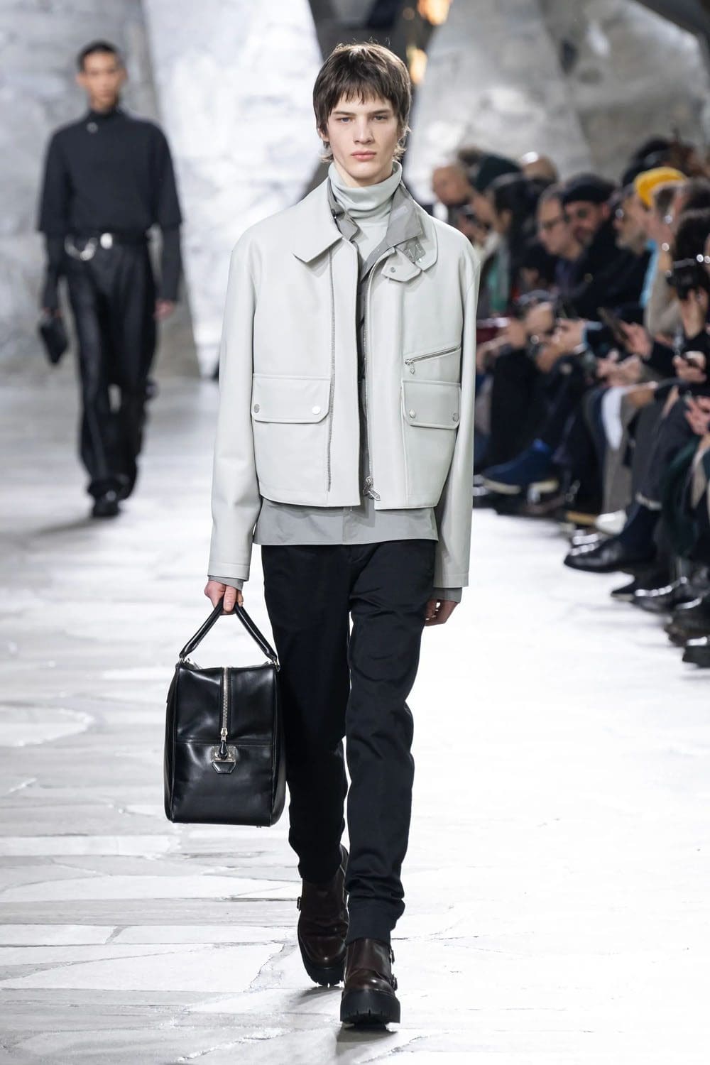 Hermès Automne Hiver 2023 2024 Vêtements pour hommes Runway Magazine 2