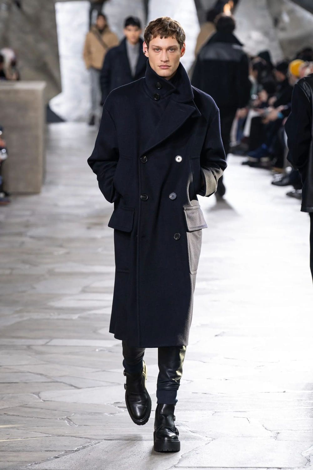 Hermès Automne Hiver 2023 2024 Vêtements pour hommes Runway Magazine 20