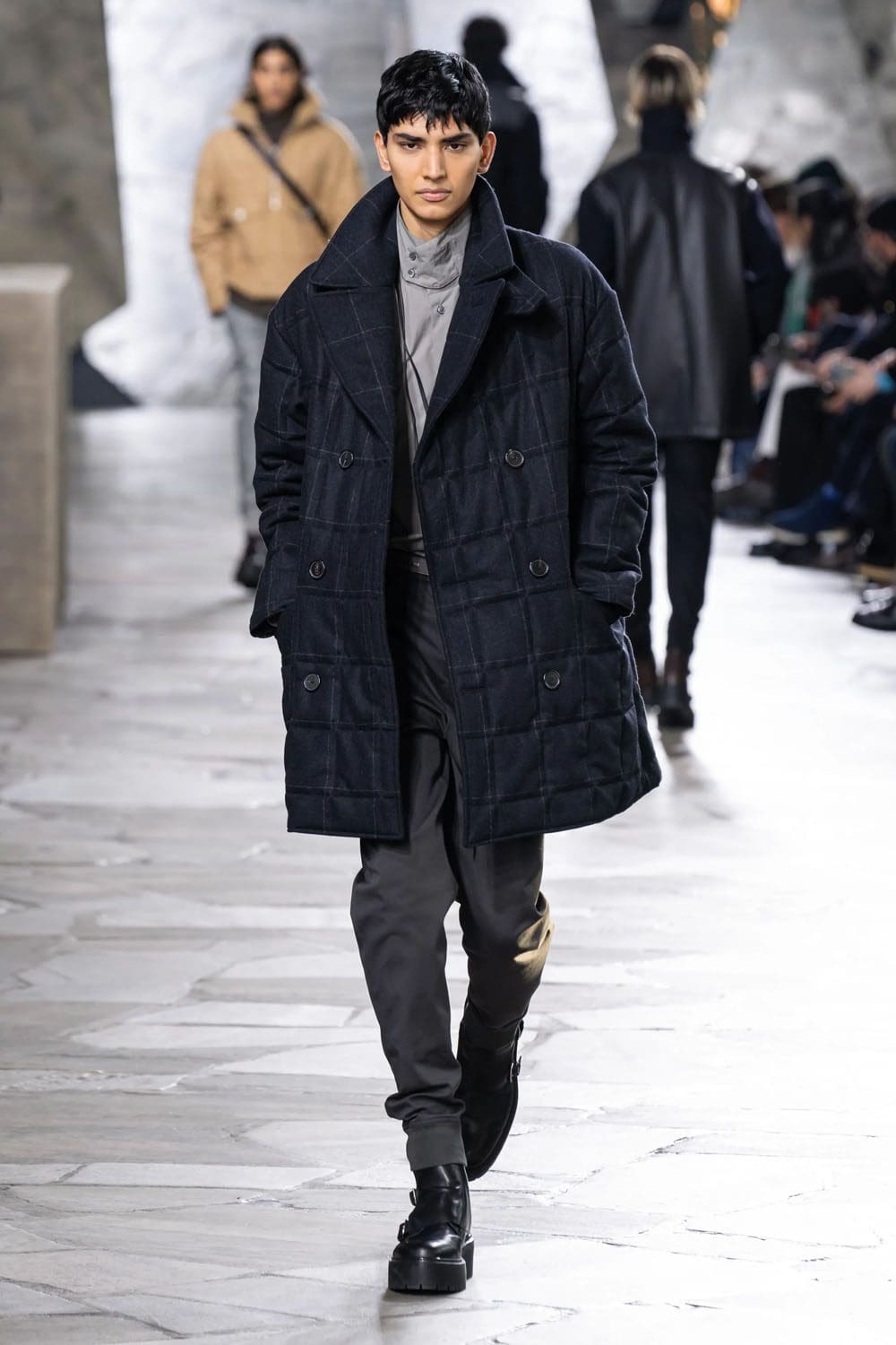 Hermès Automne Hiver 2023 2024 Vêtements pour hommes Runway Magazine 21