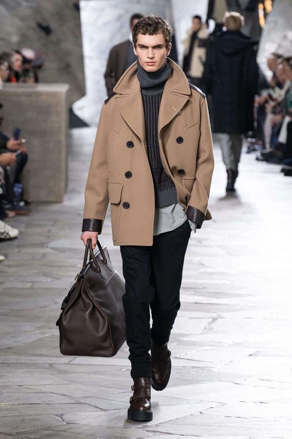 Hermès Automne Hiver 2023 2024 Vêtements pour hommes Runway Magazine 26
