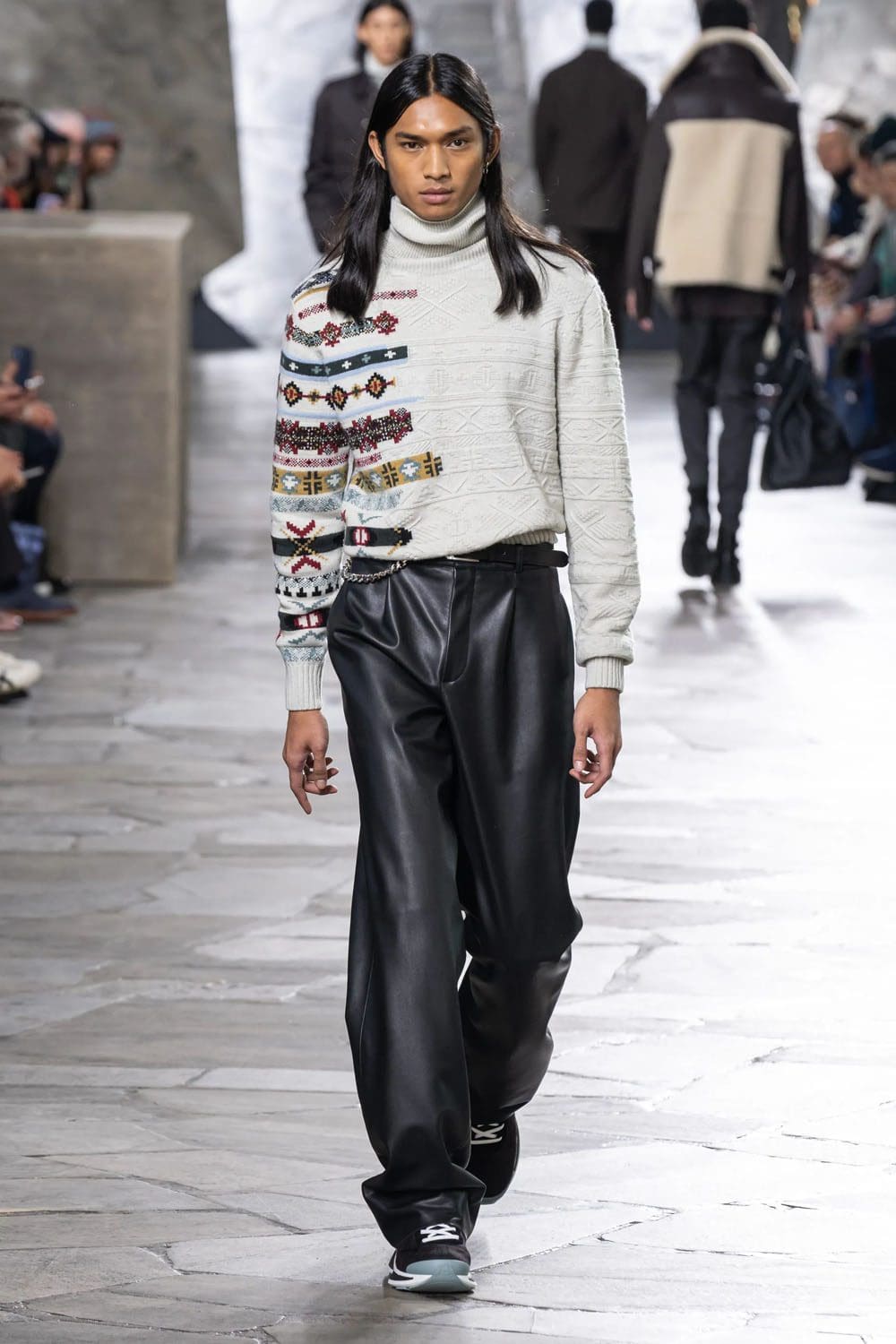 Hermès Automne Hiver 2023 2024 Vêtements pour hommes Runway Magazine 31