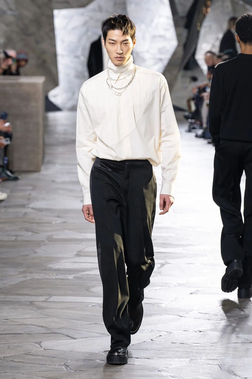 Hermès Automne Hiver 2023 2024 Vêtements pour hommes Runway Magazine 46