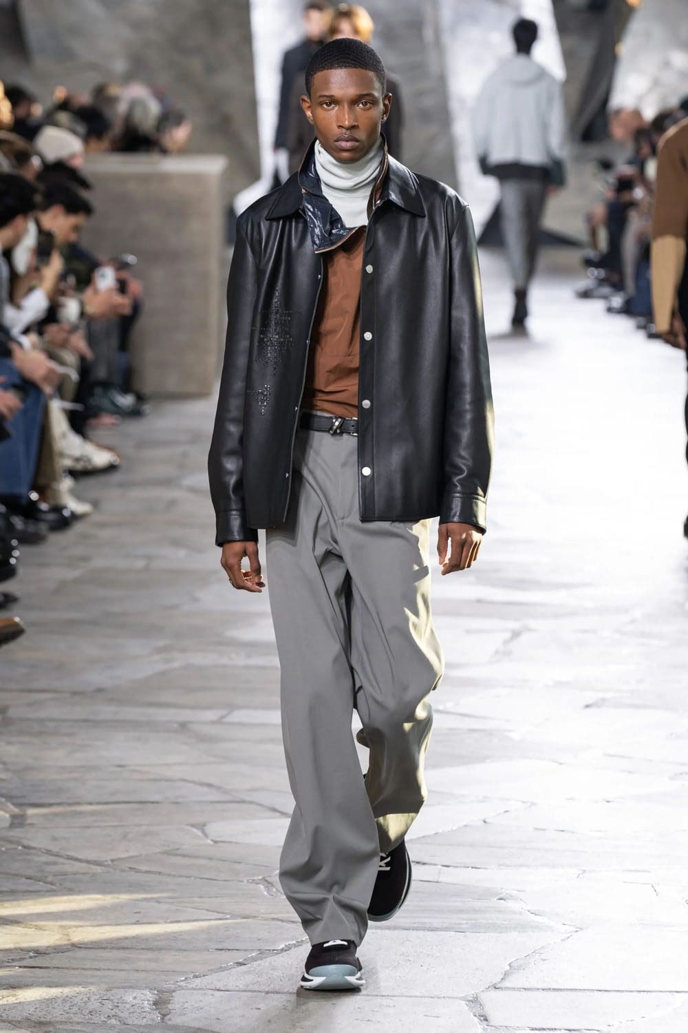 Hermès Automne Hiver 2023 2024 Vêtements pour hommes Runway Magazine 9