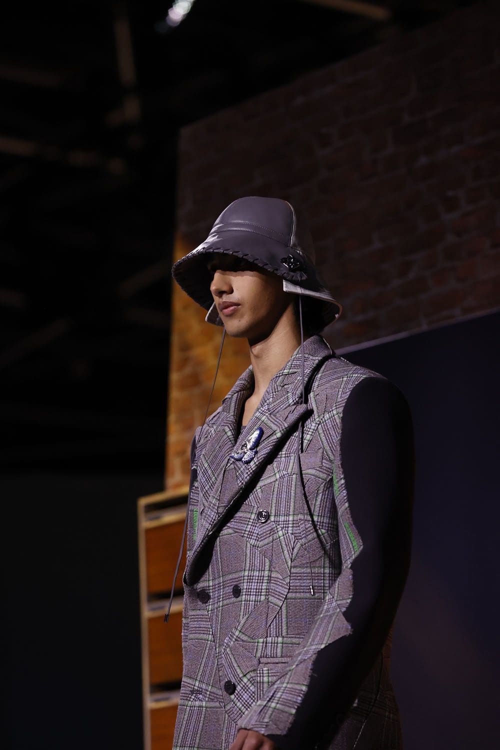 Louis Vuitton Осень Зима 2023 2024 Мужская Одежда Крупным Планом Детали Runway Журнал 40