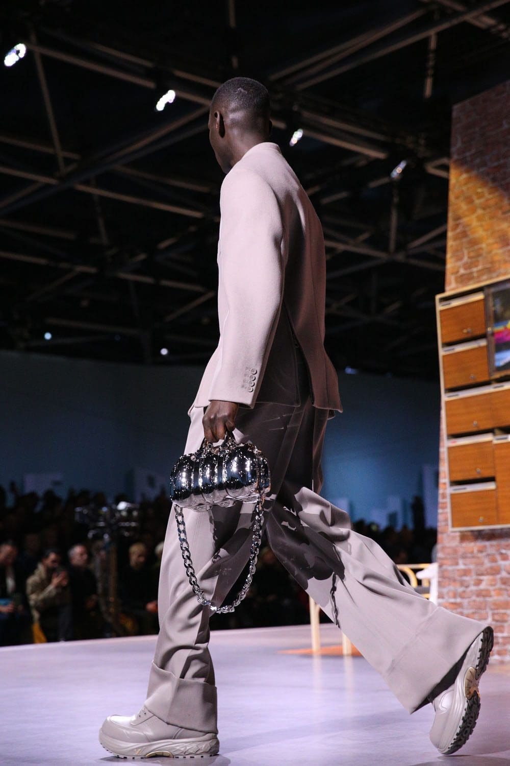 Louis Vuitton Осень Зима 2023 2024 Мужская Одежда Крупным Планом Детали Runway Журнал 4 1