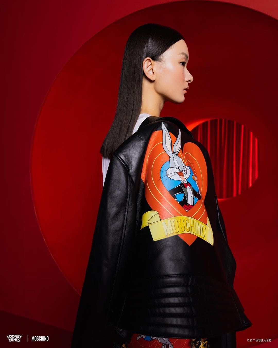 モスキーノ バッグス バニー カプセル コレクション Runway 雑誌12