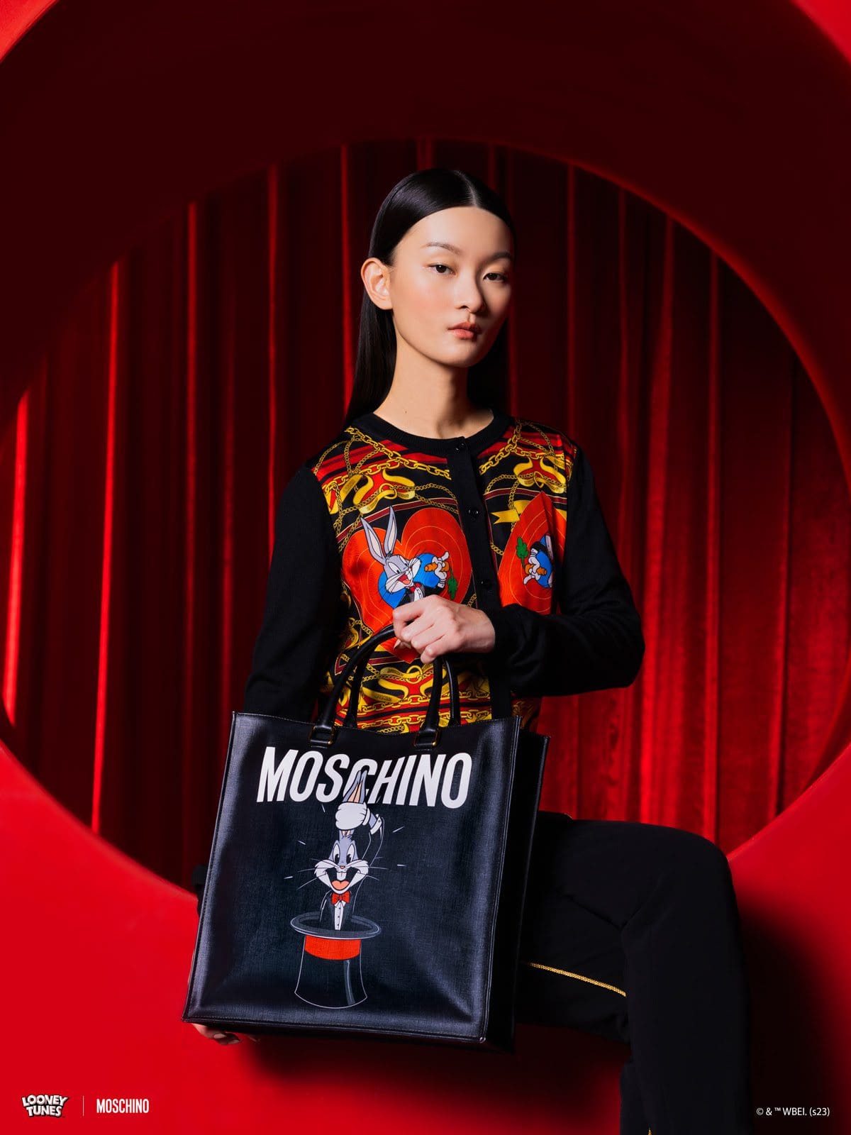 モスキーノ バッグス バニー カプセル コレクション Runway 雑誌3