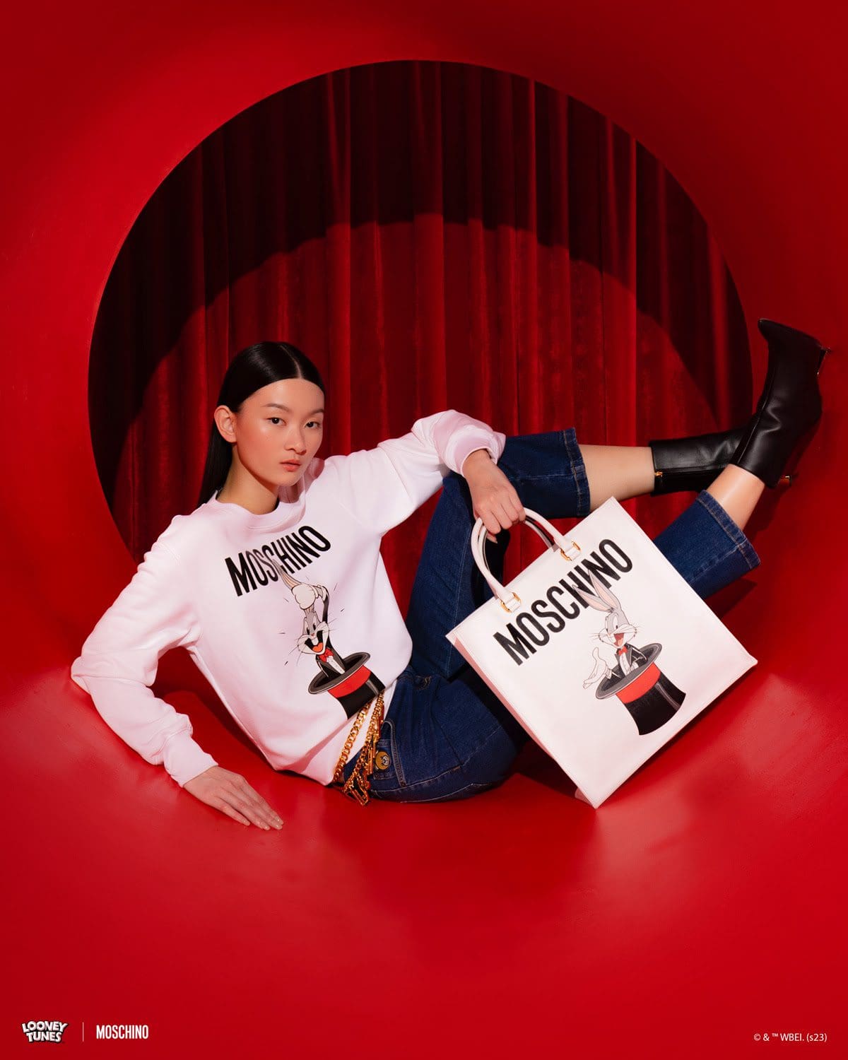 モスキーノ バッグス バニー カプセル コレクション Runway 雑誌7
