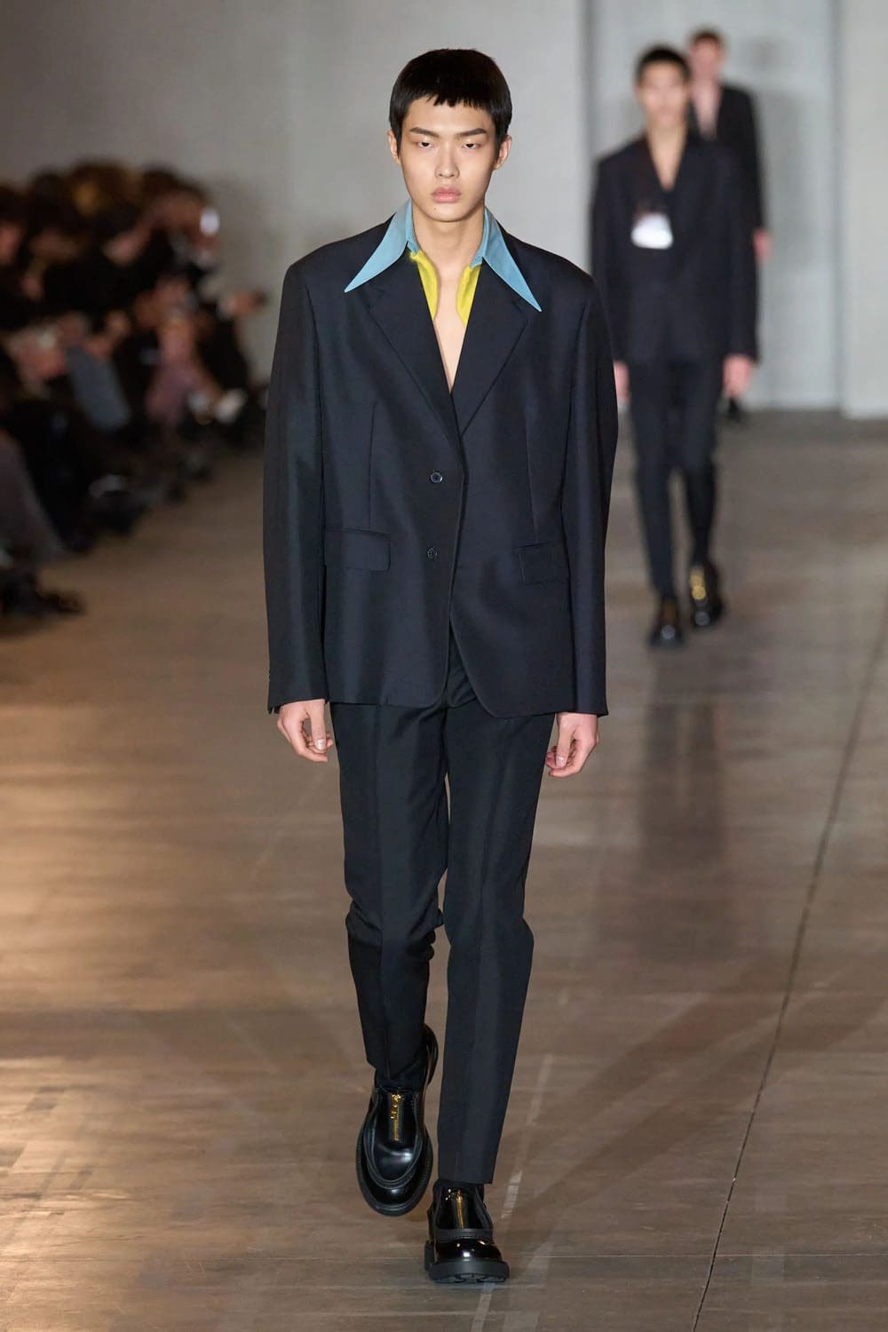 Prada Automne Hiver 2023 2024 Vêtements pour hommes Runway Magazine 2