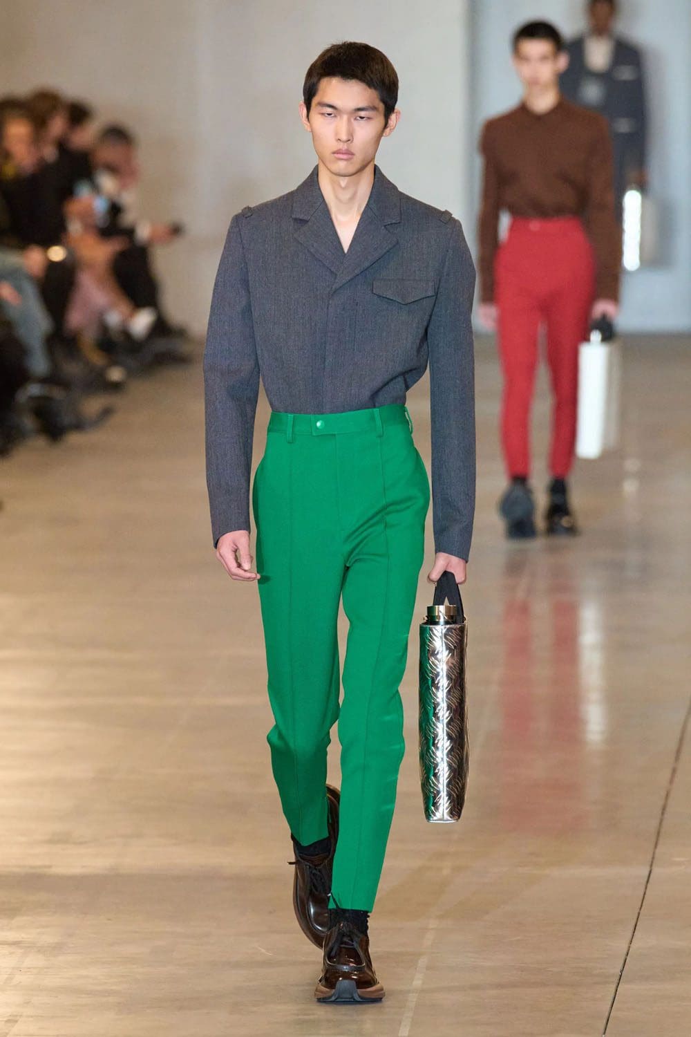 Prada Automne Hiver 2023 2024 Vêtements pour hommes Runway Magazine 30