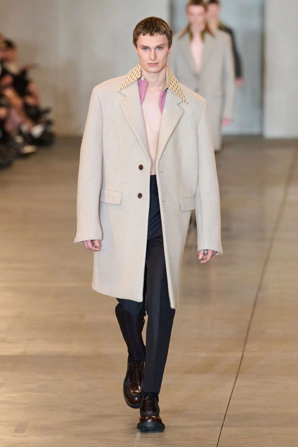 Prada Automne Hiver 2023 2024 Vêtements pour hommes Runway Magazine 43