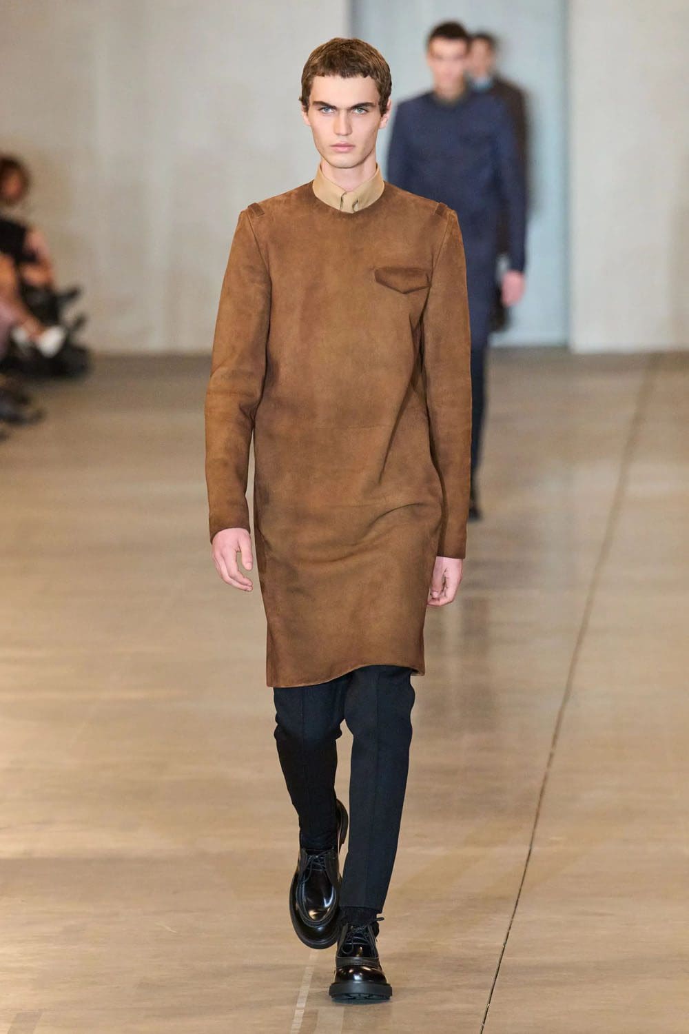 Prada Automne Hiver 2023 2024 Vêtements pour hommes Runway Magazine 49