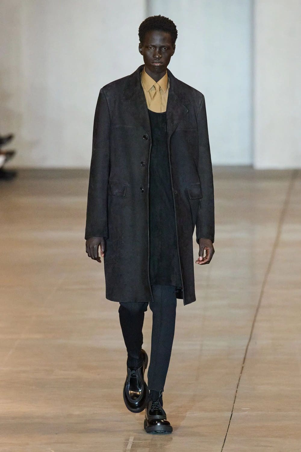 Prada Automne Hiver 2023 2024 Vêtements pour hommes Runway Magazine 52