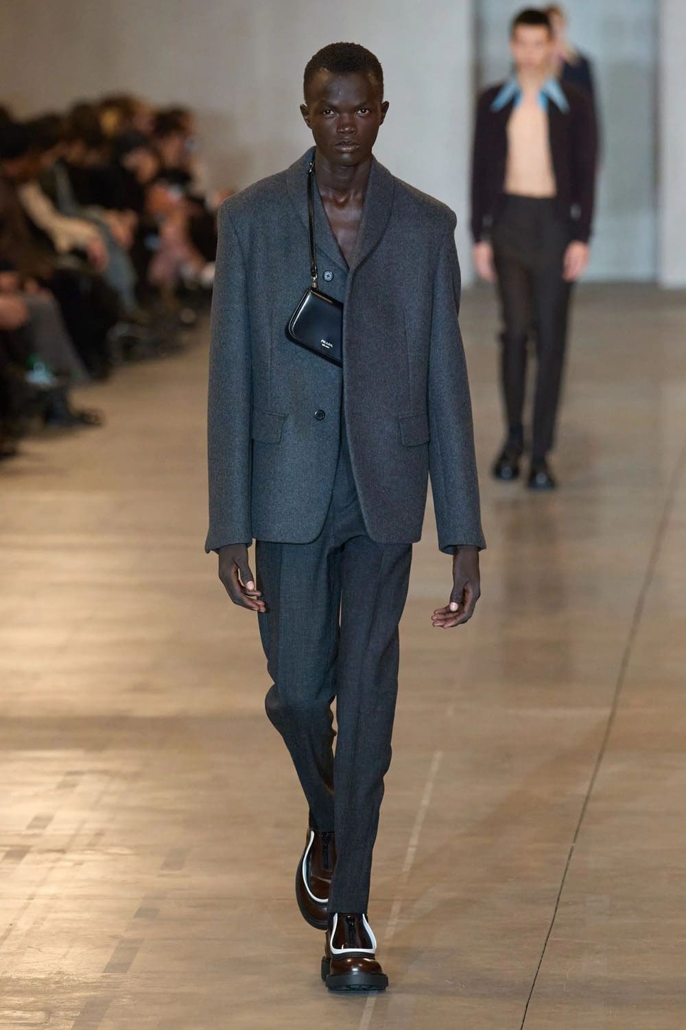 Prada Automne Hiver 2023 2024 Vêtements pour hommes Runway Magazine 6