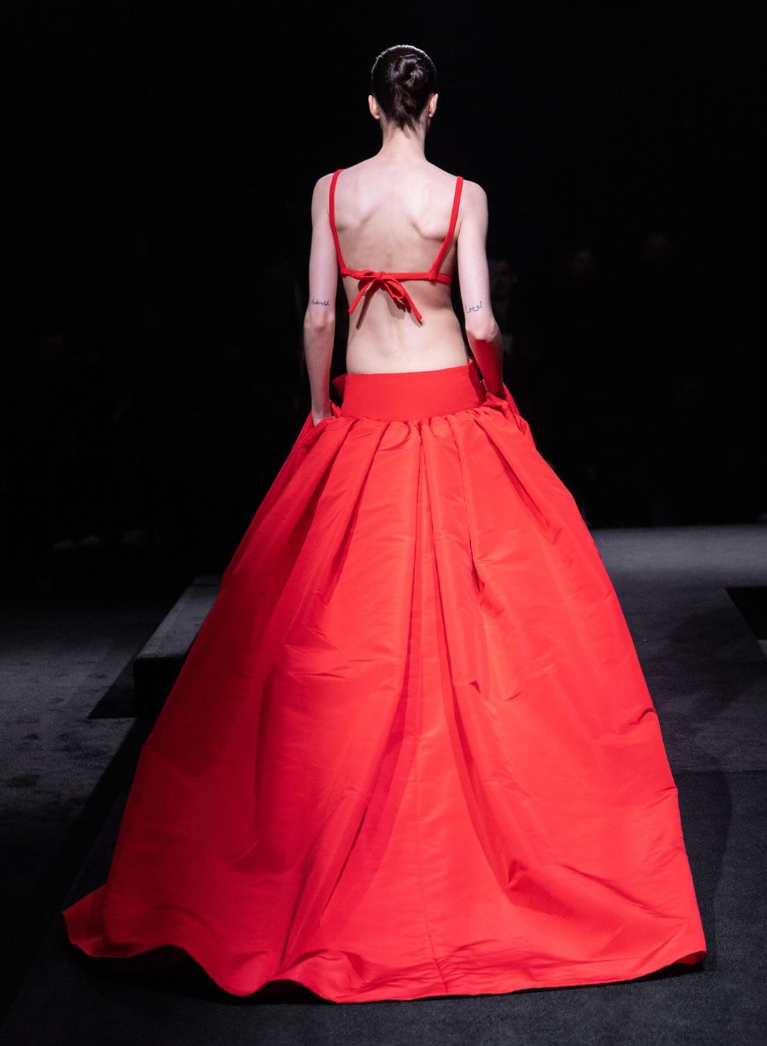 Valentino Couture Frühling Sommer 2023 Details aus nächster Nähe Runway 23 Magazin