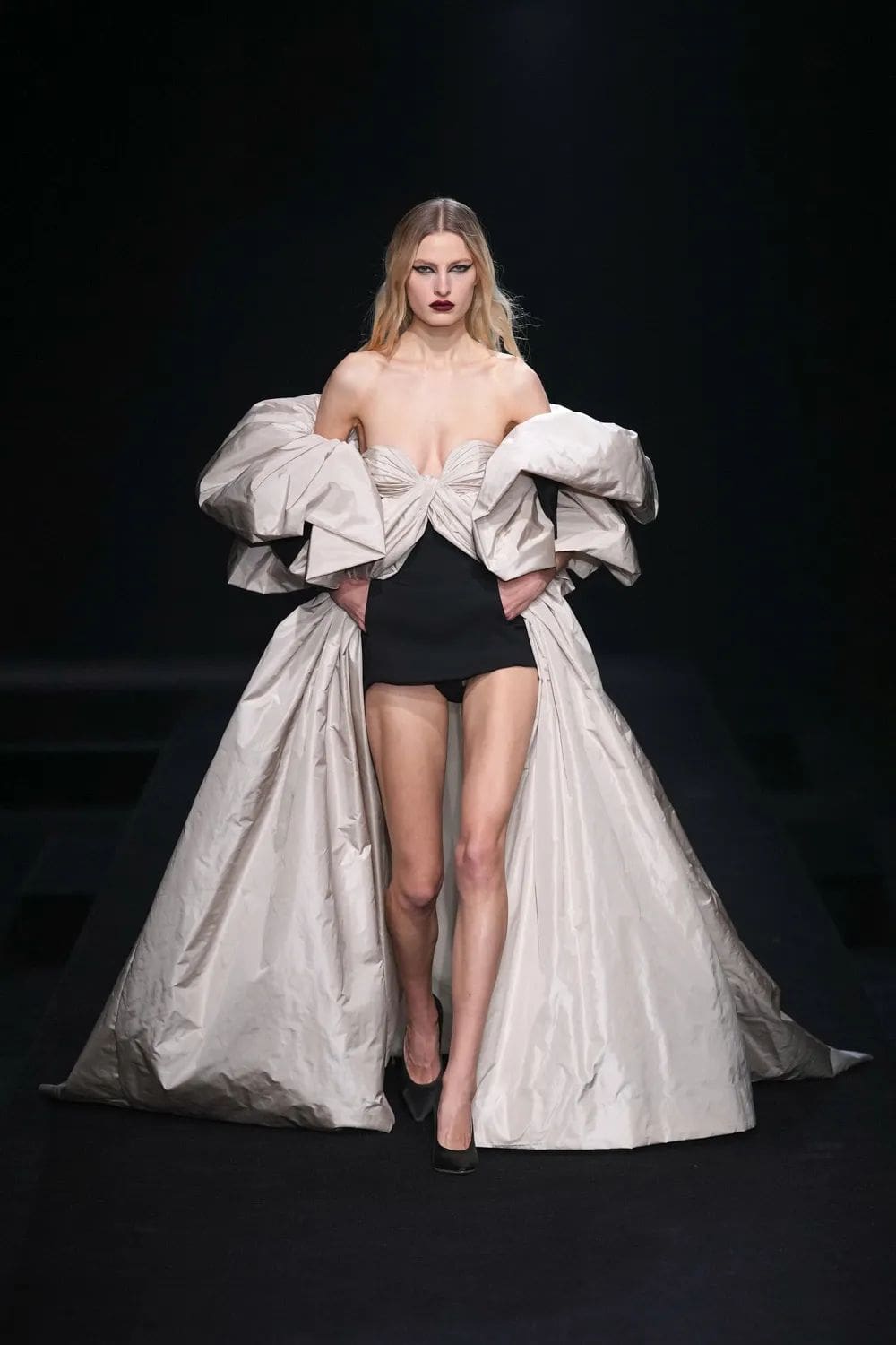 Valentino Haute Couture Frühling Sommer 2023 Runway 87 Magazin
