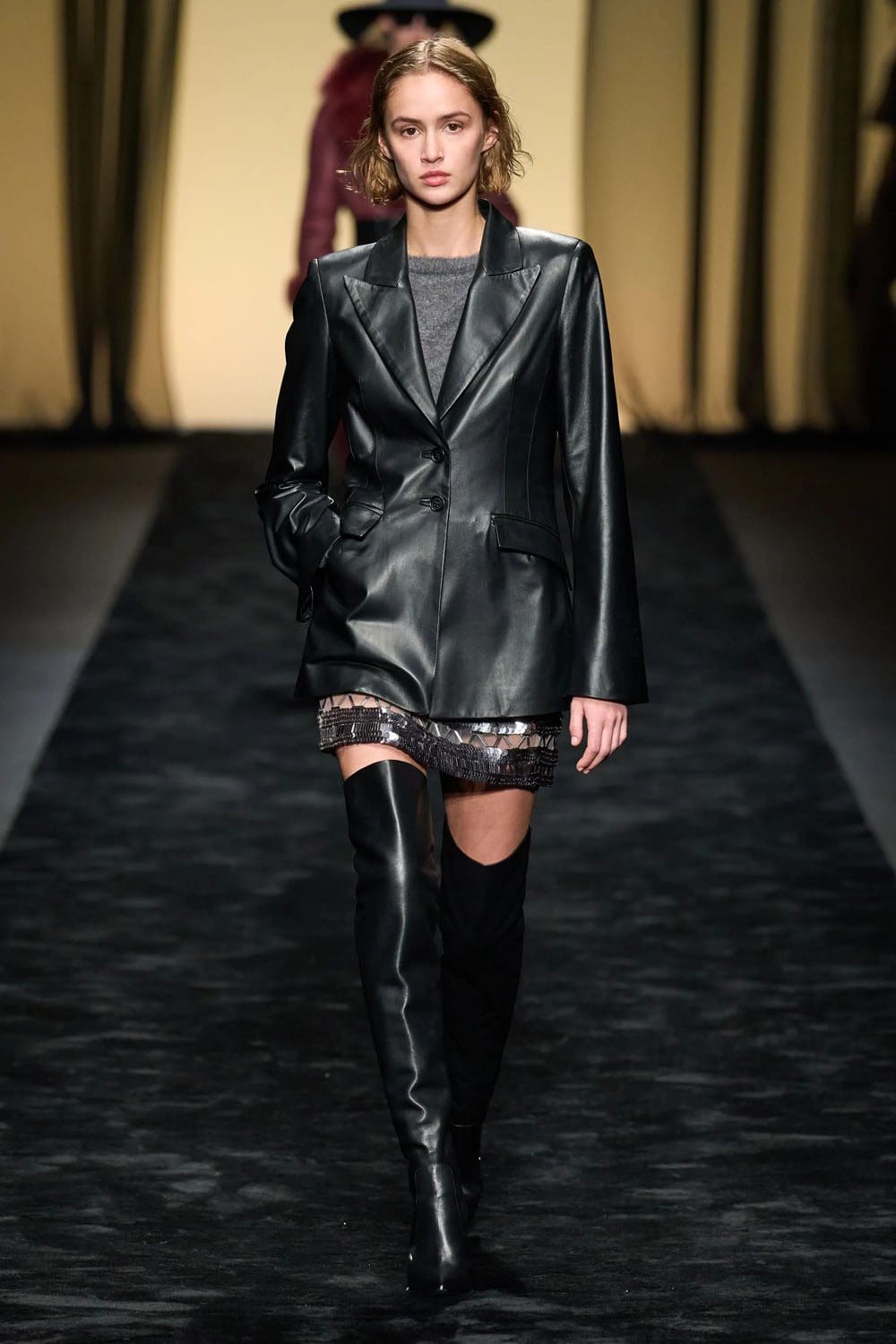 Alberta Ferretti Осень Зима 2023 2024 Готовая Одежда Runway Журнал 7