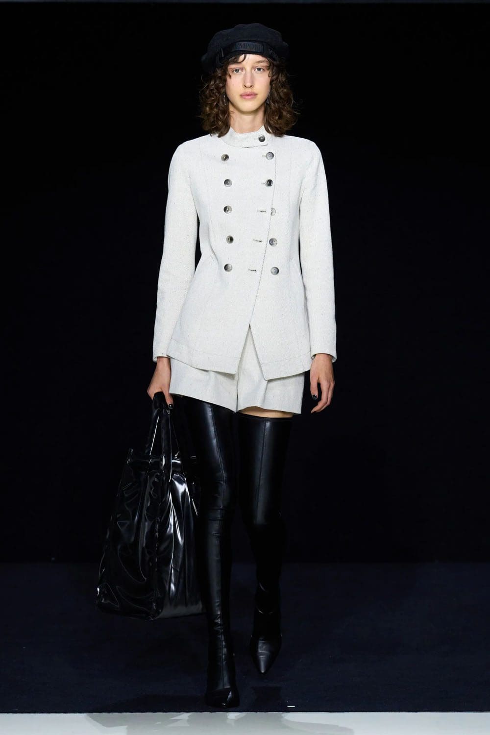 Emporio Armani outono inverno 2023 2024 pronto para vestir Runway Revista 1