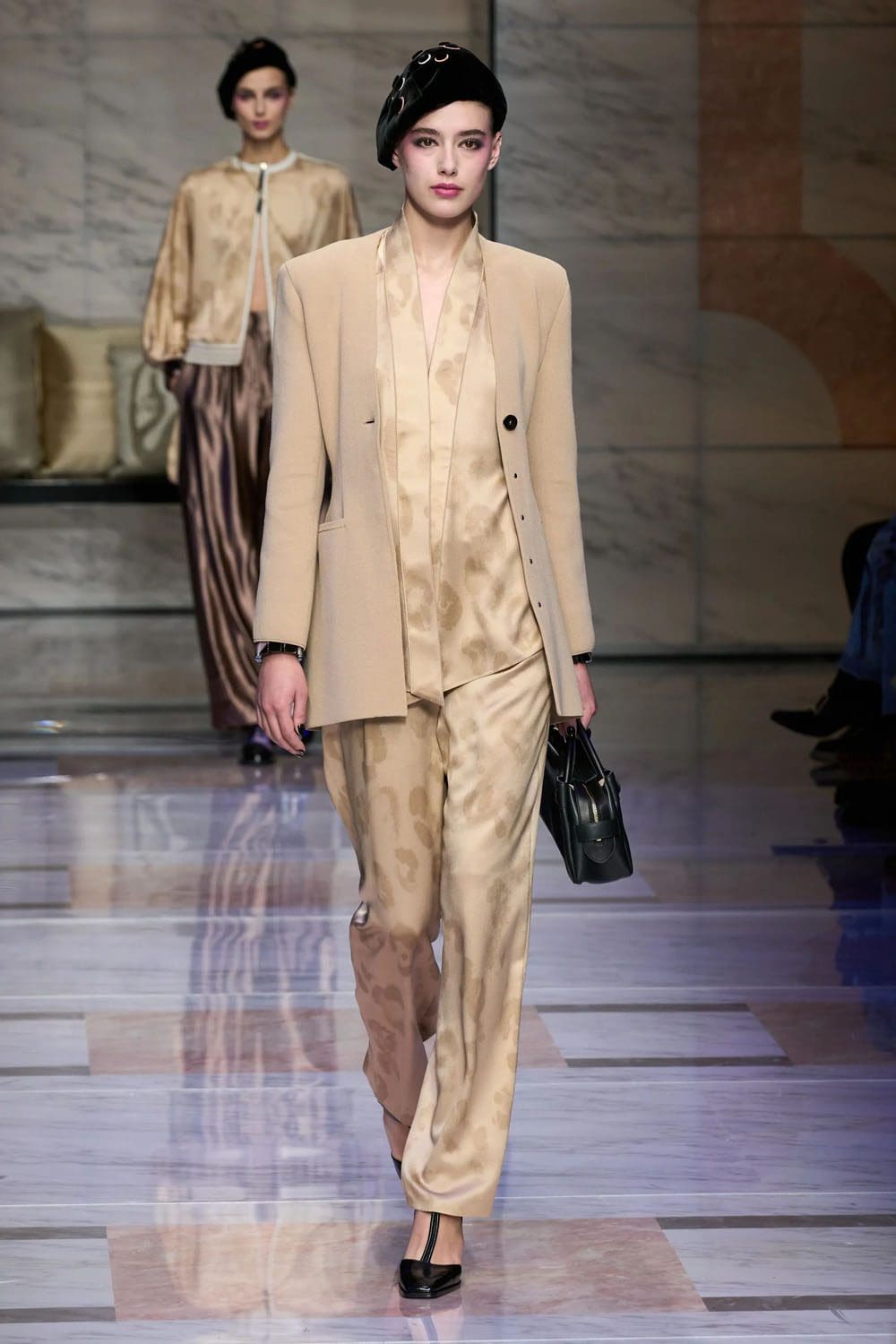ジョルジオ アルマーニ 秋冬 2023 2024 ミラノ Runway 雑誌10