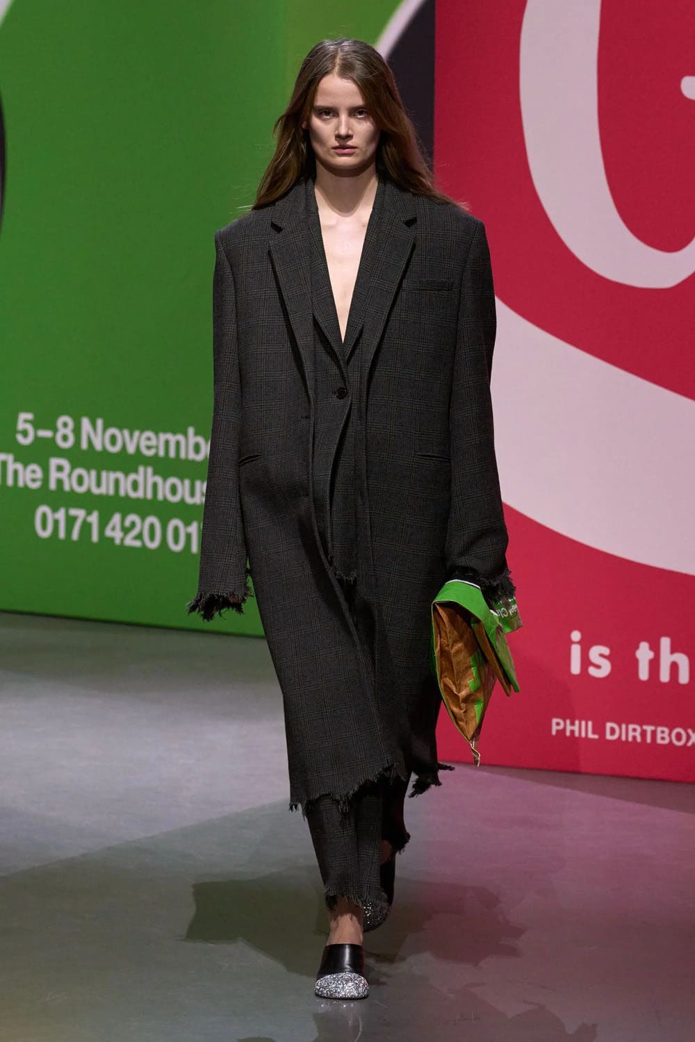 JW Anderson Осень Зима 2023 2024 Лондон Runway Журнал 27