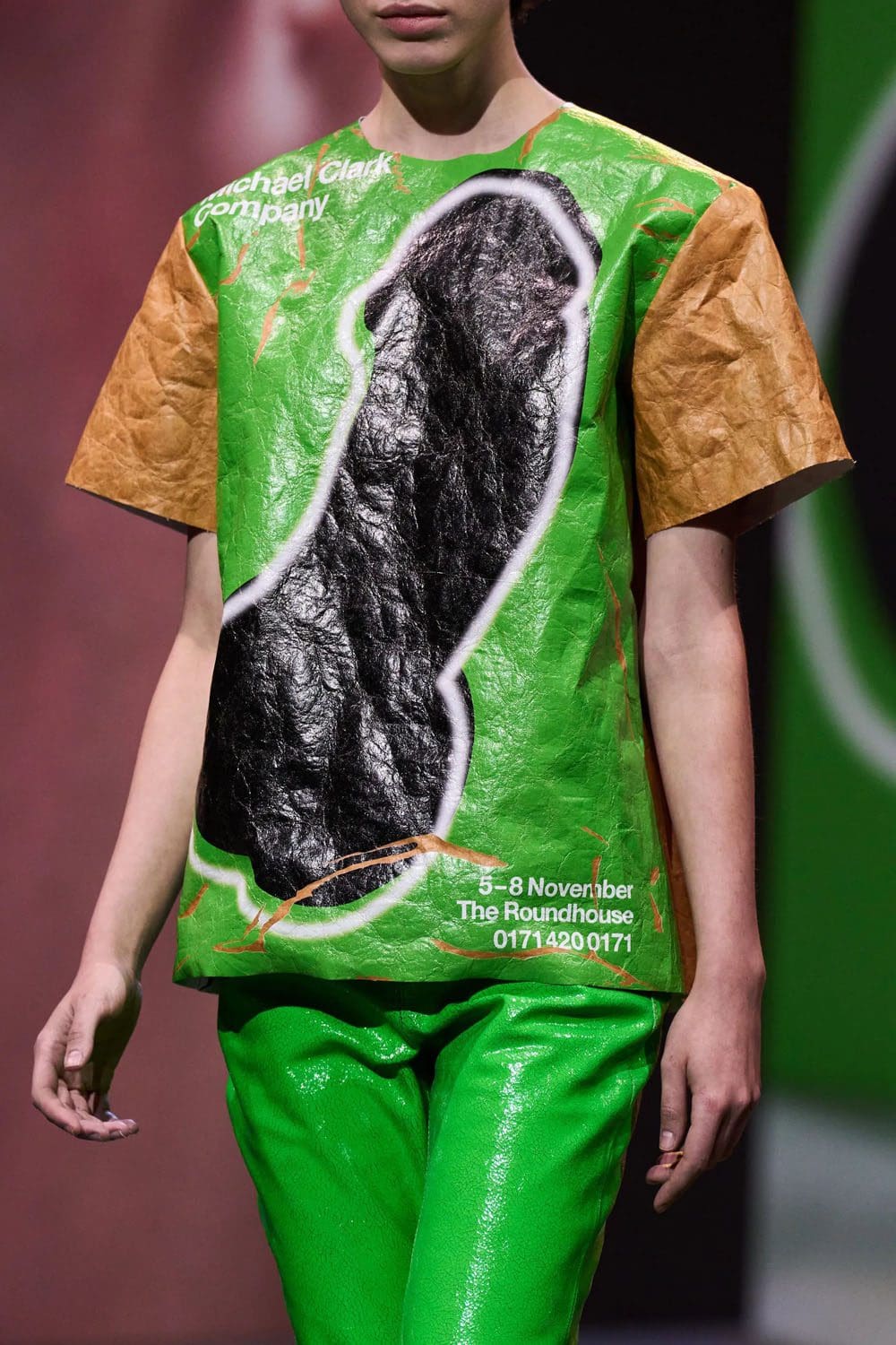 JW Anderson Осень Зима 2023 2024 Лондон Runway Журнал 3