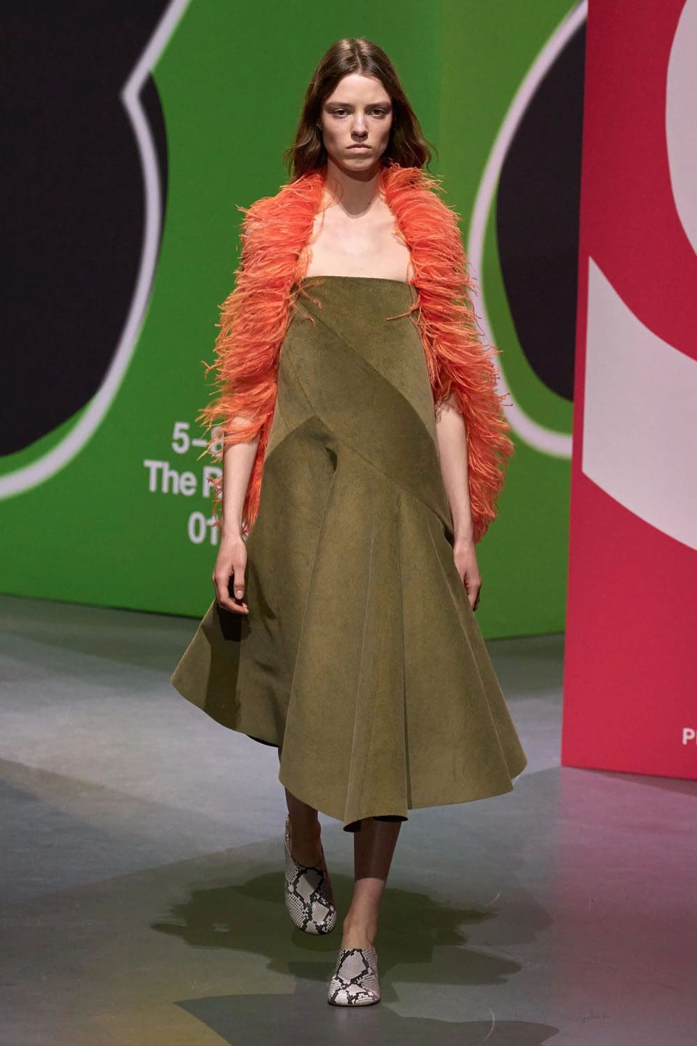 JW Anderson Осень Зима 2023 2024 Лондон Runway Журнал 30