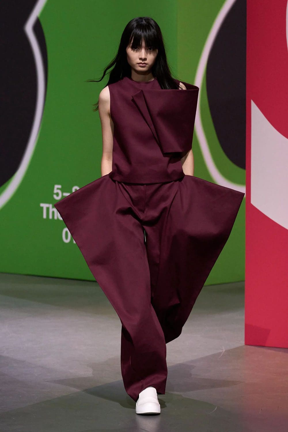 JW Anderson Осень Зима 2023 2024 Лондон Runway Журнал 32