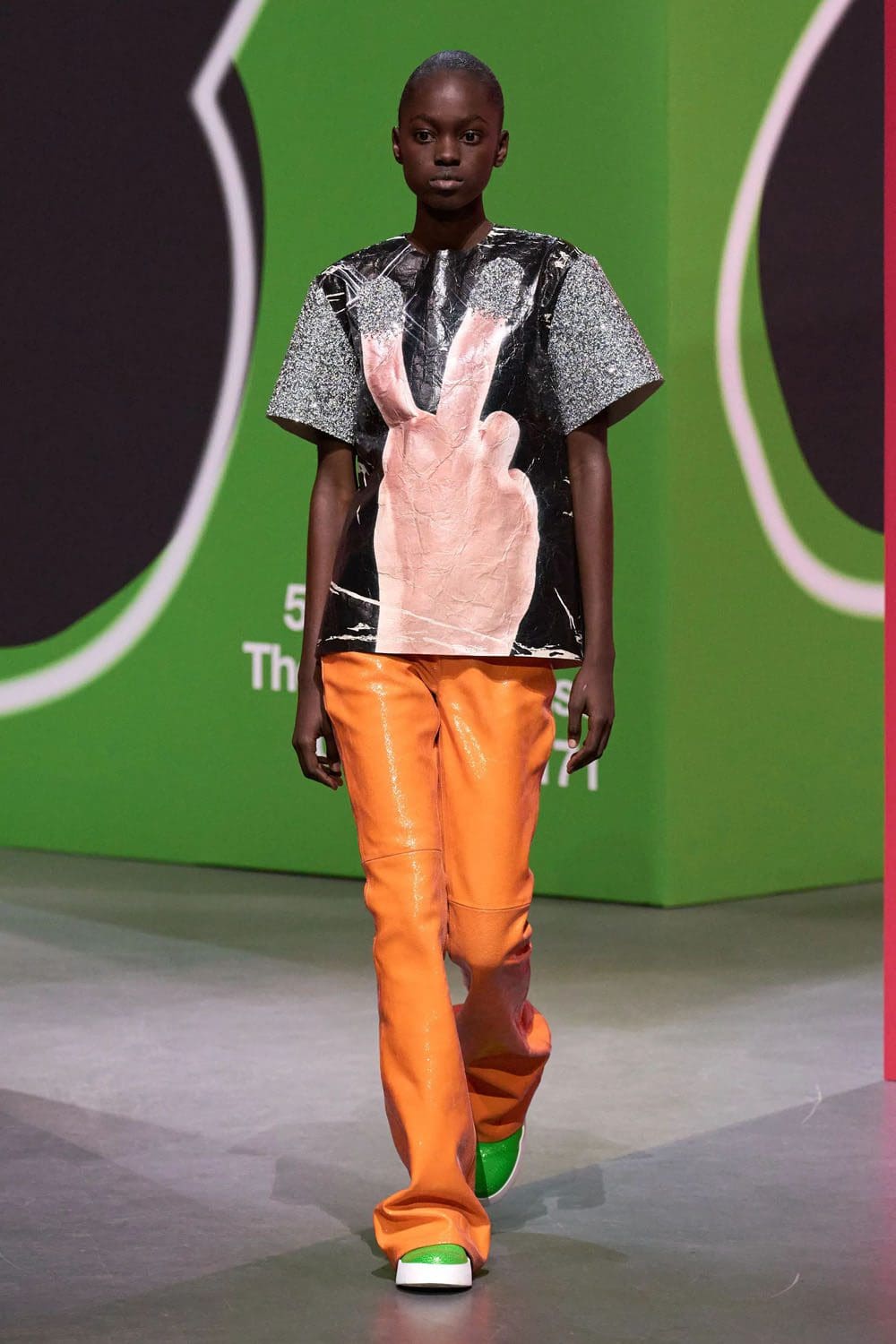 JW Anderson Осень Зима 2023 2024 Лондон Runway Журнал 4