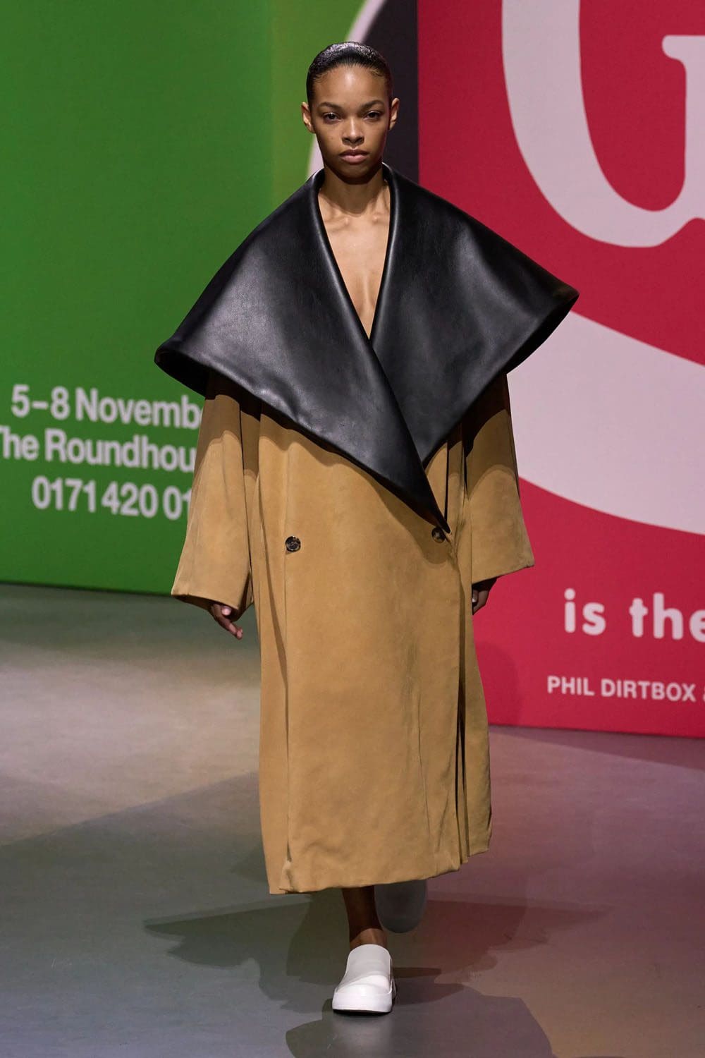 JW Anderson Осень Зима 2023 2024 Лондон Runway Журнал 52