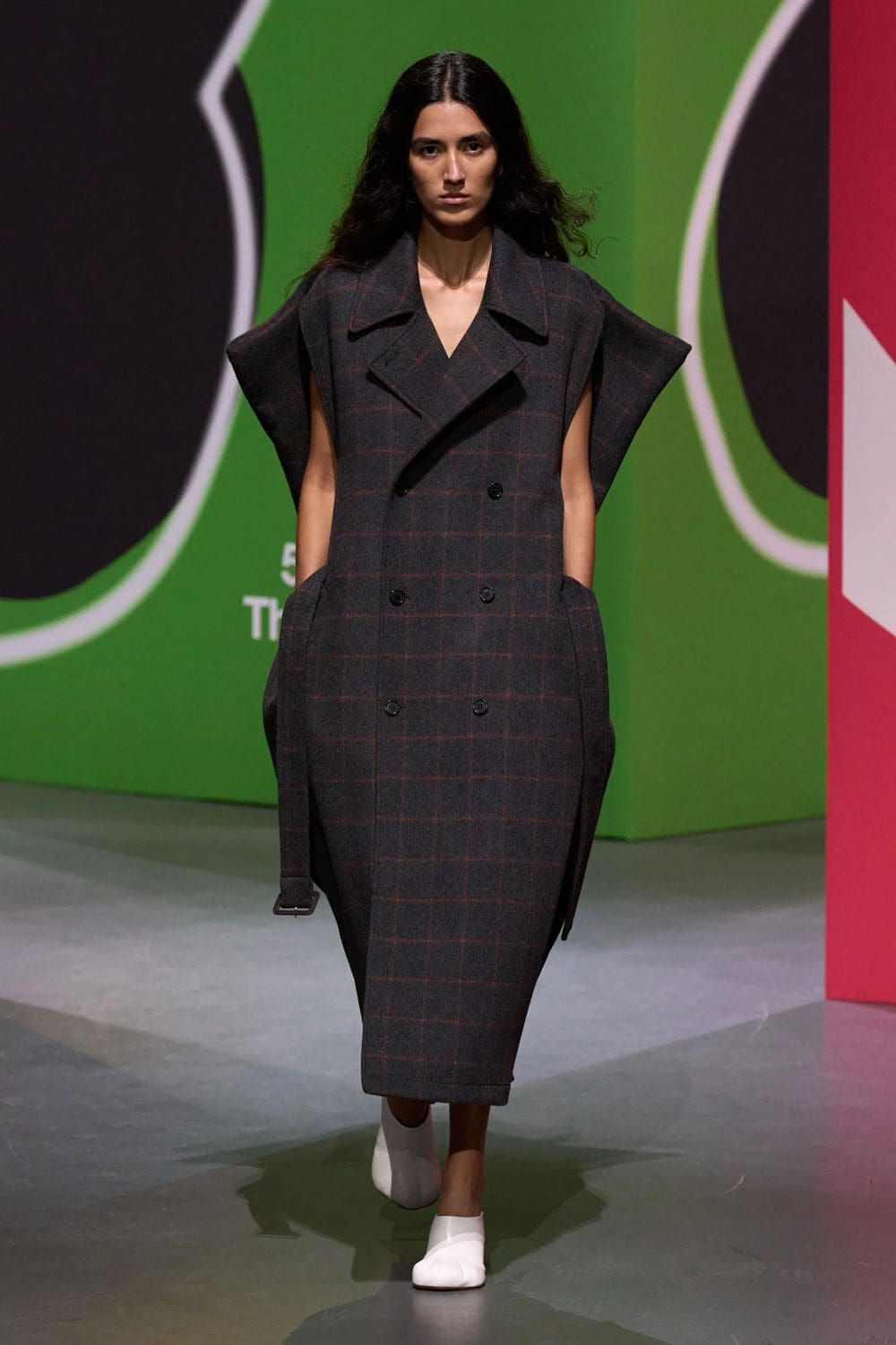 JW Anderson Осень Зима 2023 2024 Лондон Runway Журнал 53