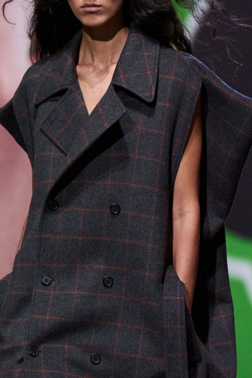 JW Anderson Осень Зима 2023 2024 Лондон Runway Журнал 61