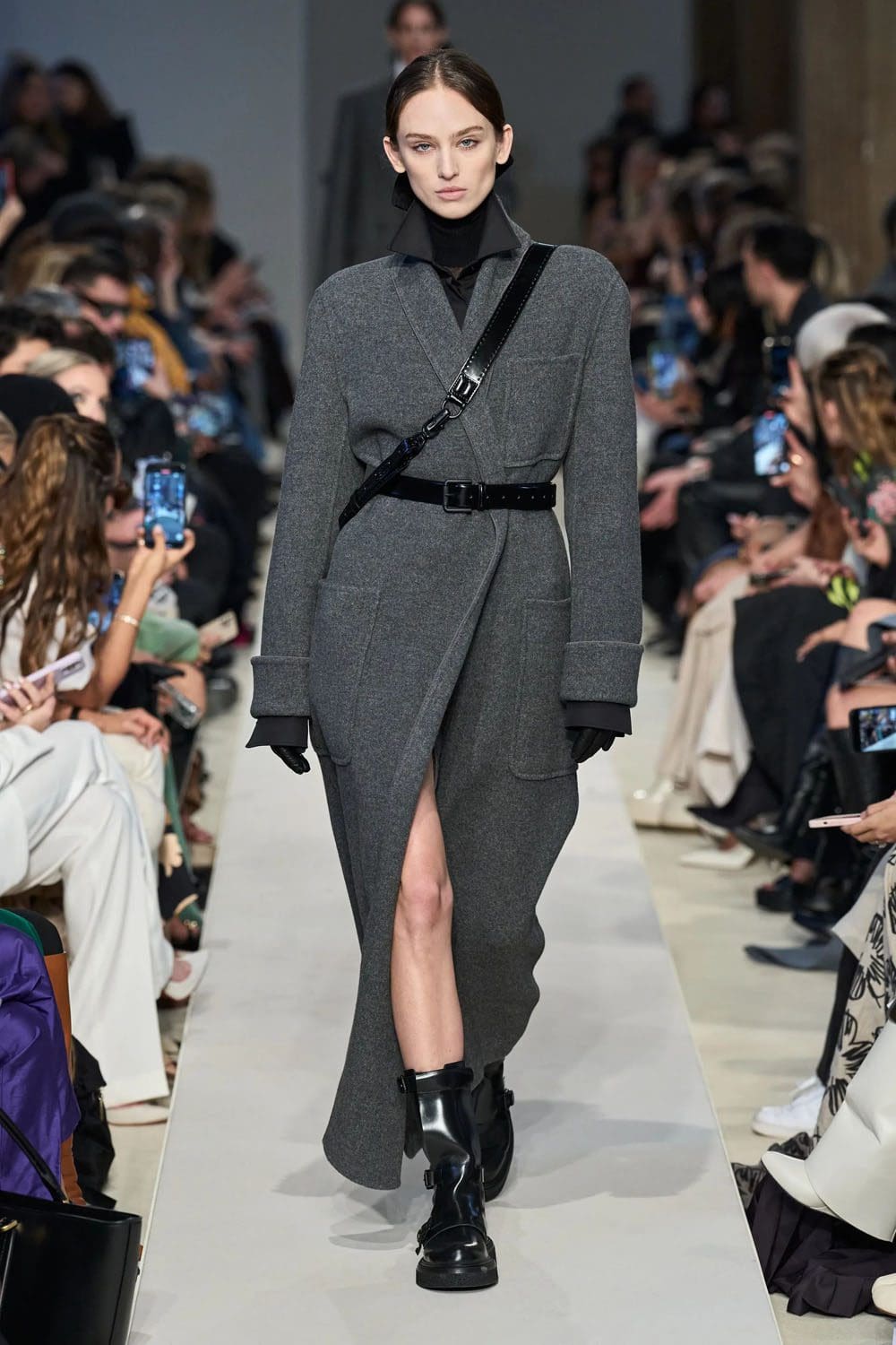 マックスマーラ 秋冬 2023 2024 Runway 雑誌27