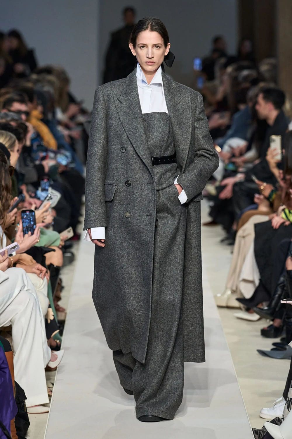 マックスマーラ 秋冬 2023 2024 Runway 雑誌28