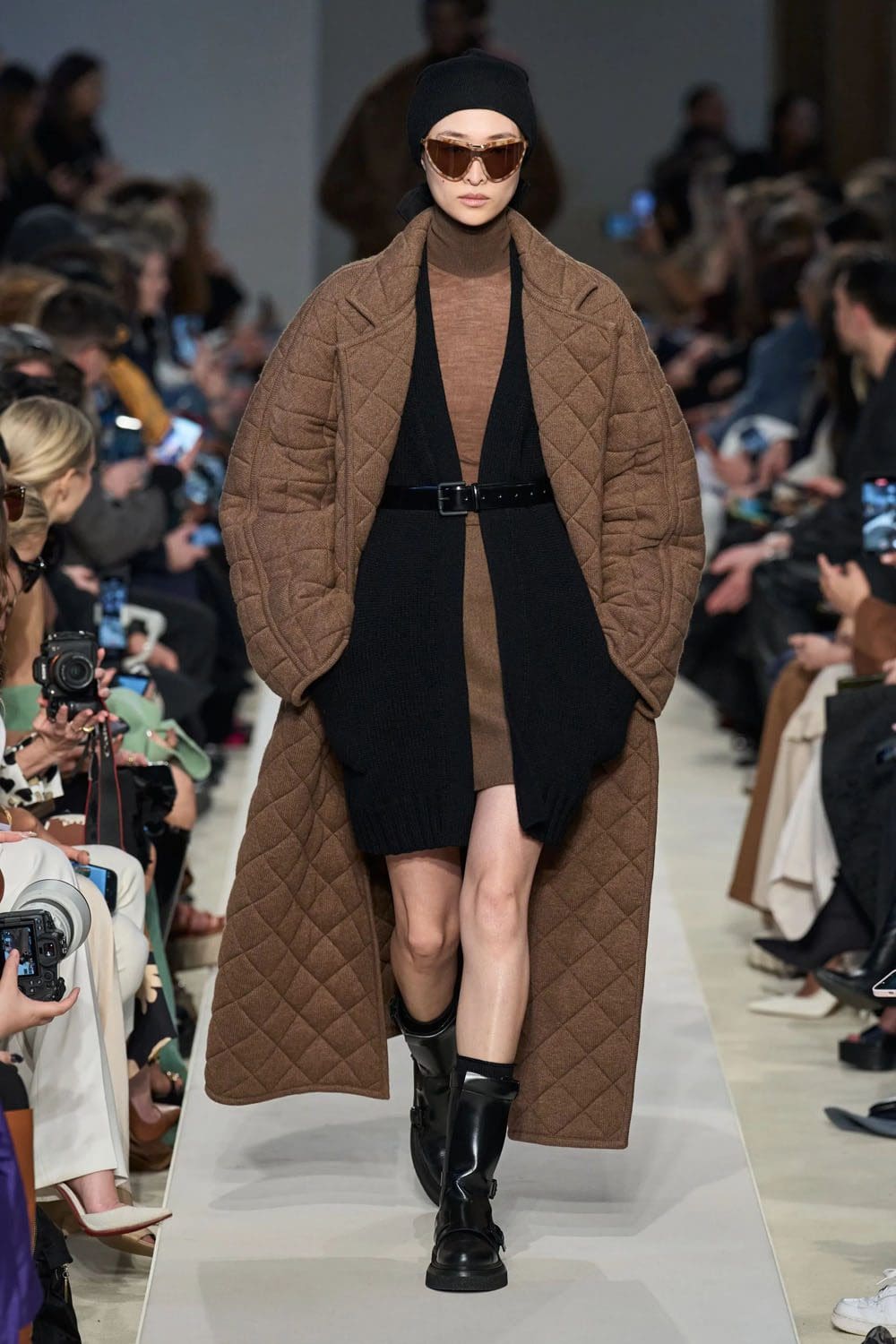 マックスマーラ 秋冬 2023 2024 Runway 雑誌36