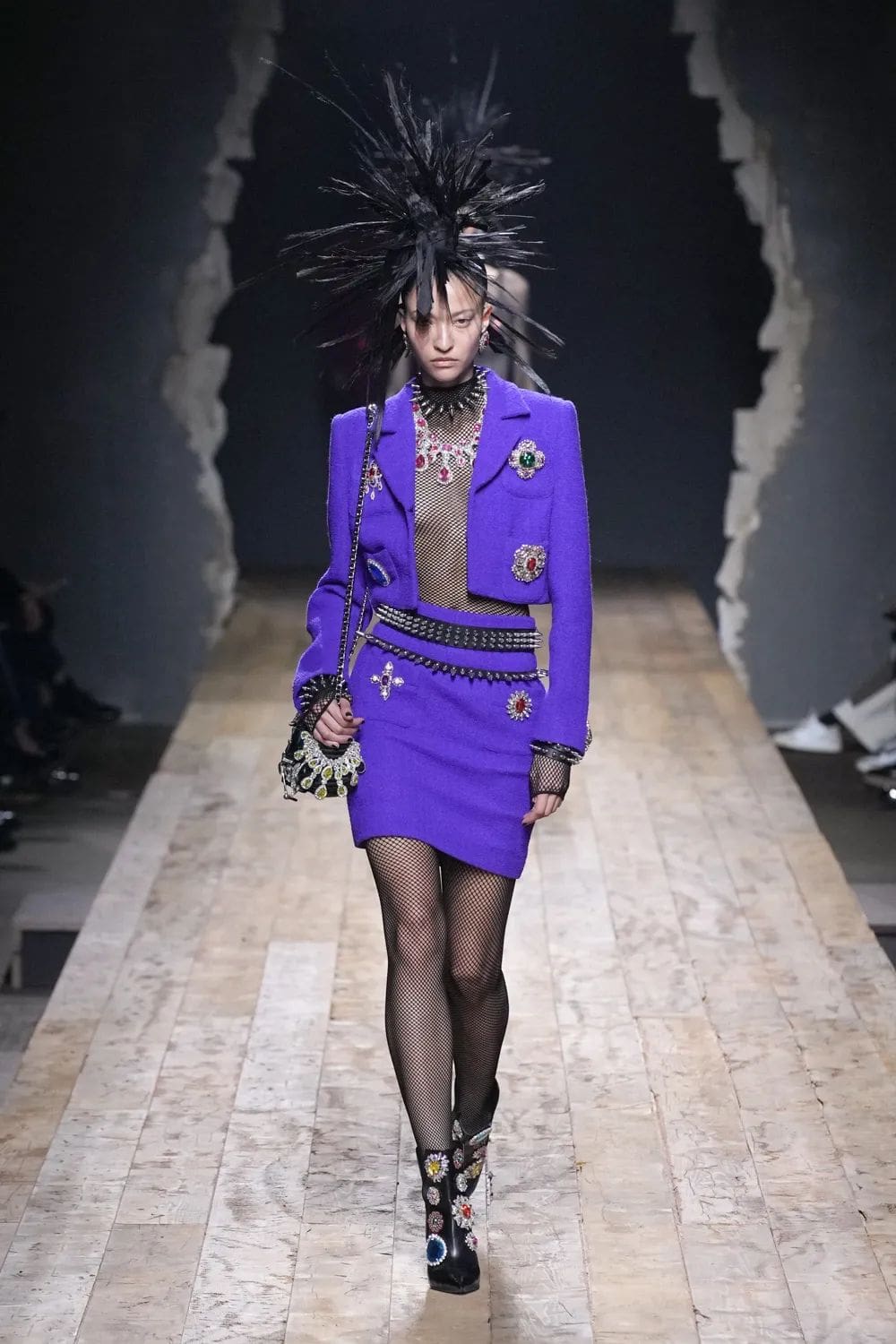 Moschino Outono Inverno 2023 2024 Milão Runway Revista 22