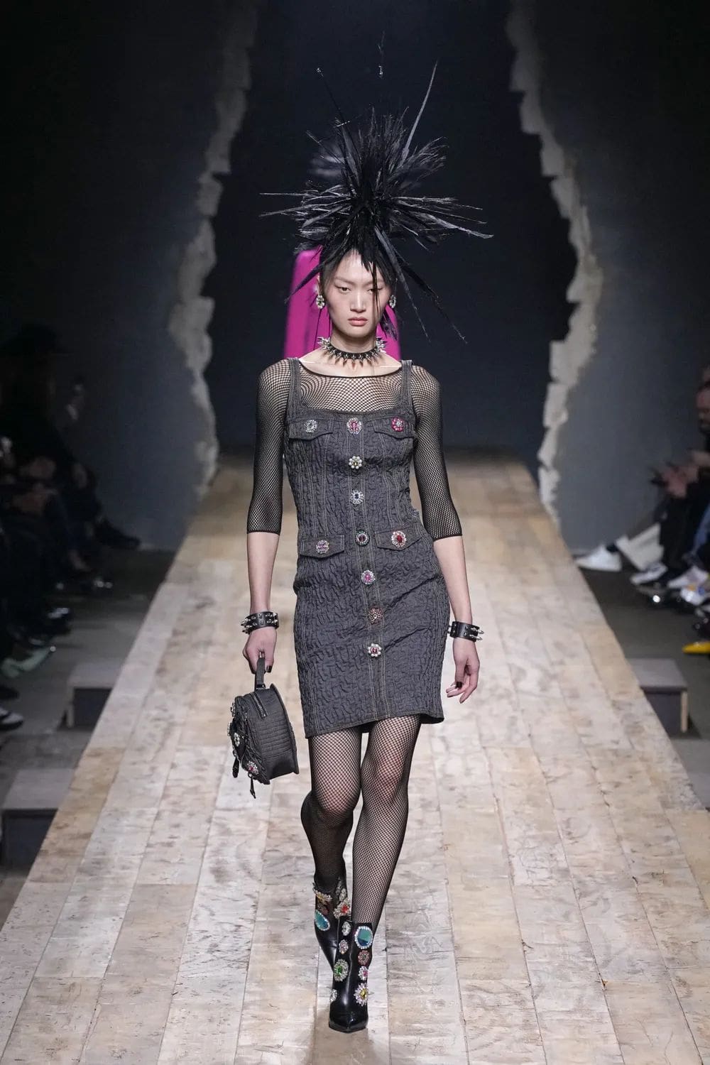 Moschino Outono Inverno 2023 2024 Milão Runway Revista 23