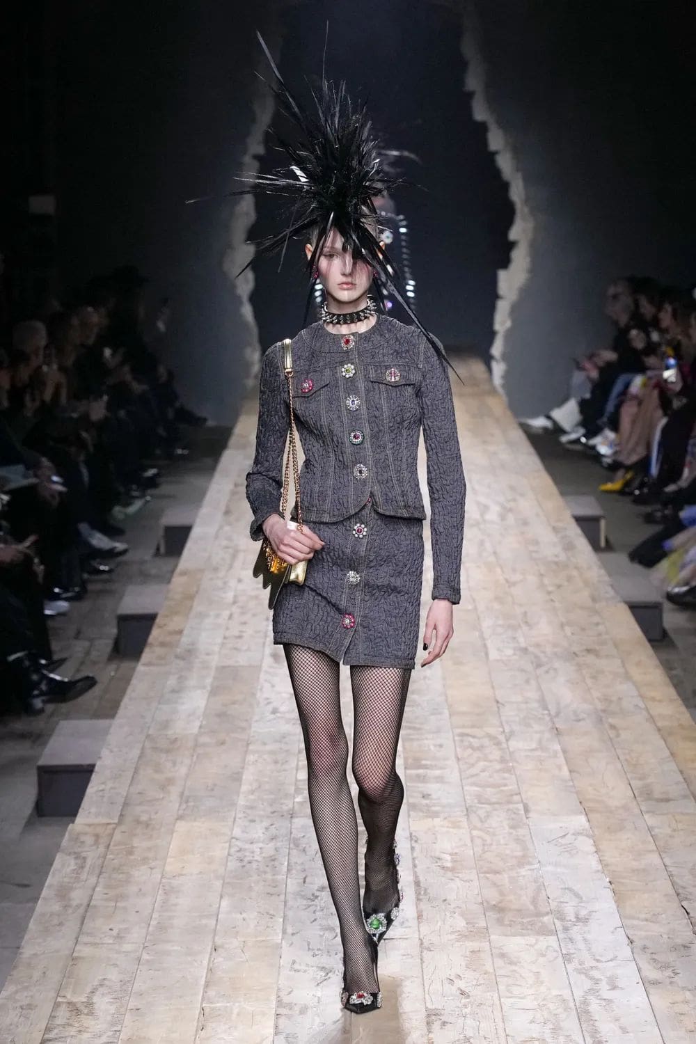 Moschino Outono Inverno 2023 2024 Milão Runway Revista 25