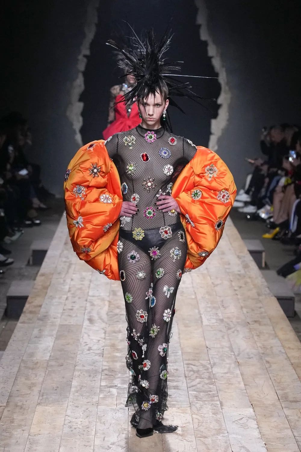 Moschino Outono Inverno 2023 2024 Milão Runway Revista 41